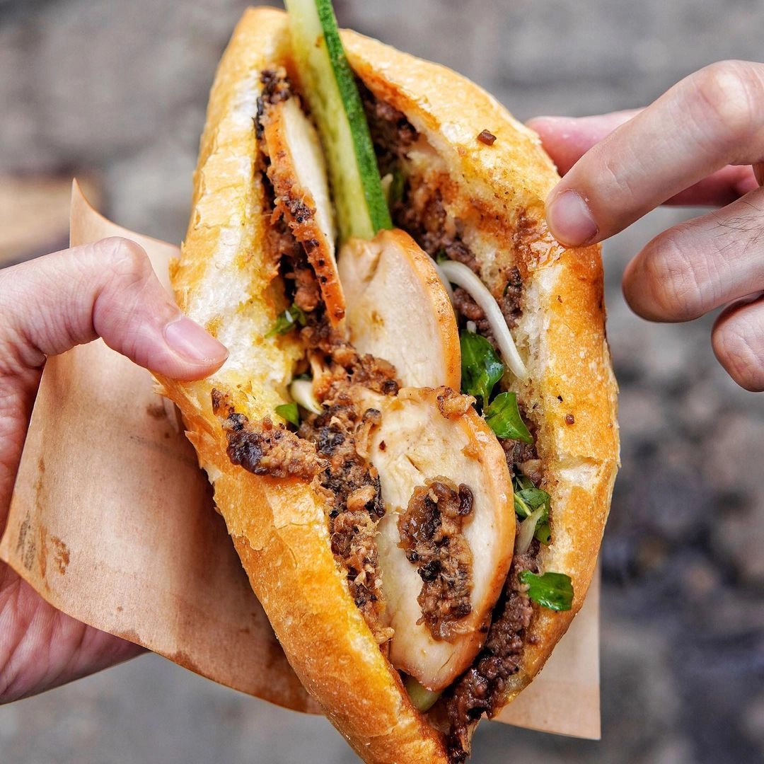 banh-mi-hoi-an-mon-an-nhat-dinh-phai-thu.jpg